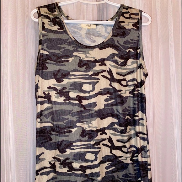 easel Tops - NWOT💚🤎🖤CAMO TANK🖤🤎💚
